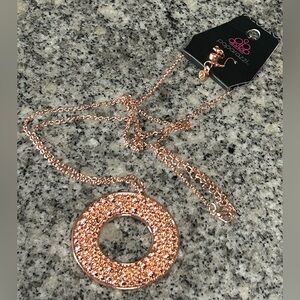 Paparazzi Shimmering Rose Gold Necklace Set